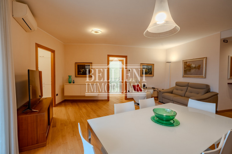 BORGO CASALE - Vendesi affascinante appartamento situato nel  quartiere di Borgo Casale, a pochi ...