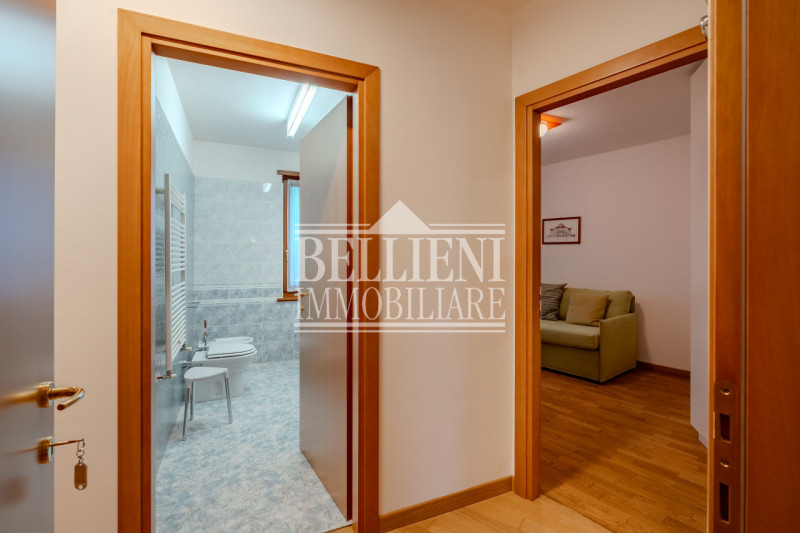 BORGO CASALE - Vendesi affascinante appartamento situato nel  quartiere di Borgo Casale, a pochi ...