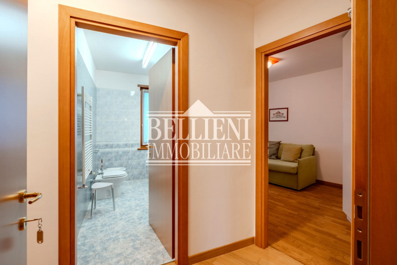 BORGO CASALE - Vendesi affascinante appartamento situato nel  quartiere di Borgo Casale, a pochi ...
