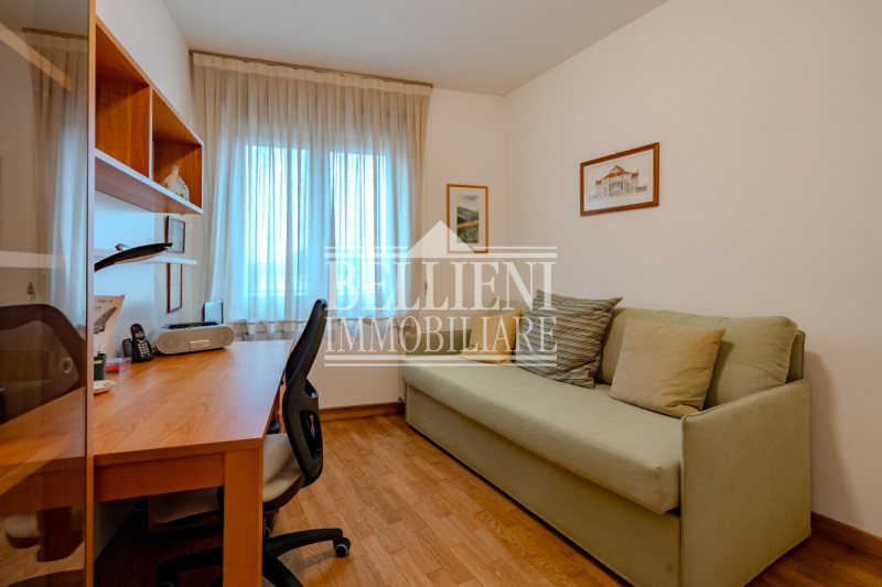 BORGO CASALE - Vendesi affascinante appartamento situato nel  quartiere di Borgo Casale, a pochi ...