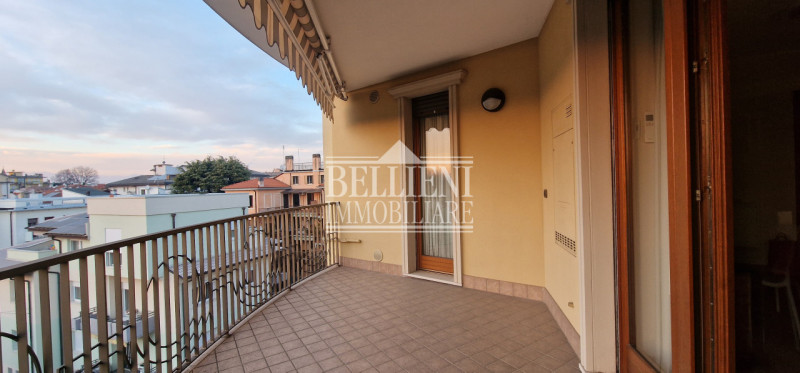 BORGO CASALE - Vendesi affascinante appartamento situato nel  quartiere di Borgo Casale, a pochi ...