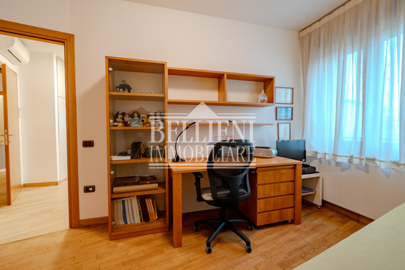 BORGO CASALE - Vendesi affascinante appartamento situato nel  quartiere di Borgo Casale, a pochi ...