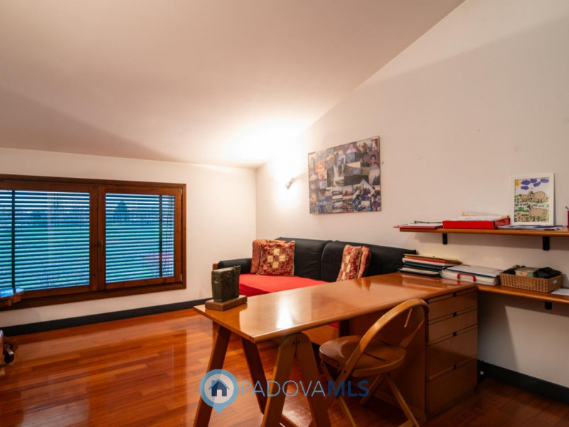 Immobile in esclusiva al Gruppo Padova MLS
A Maserà di Padova, in tranquillo quartiere residenzia...