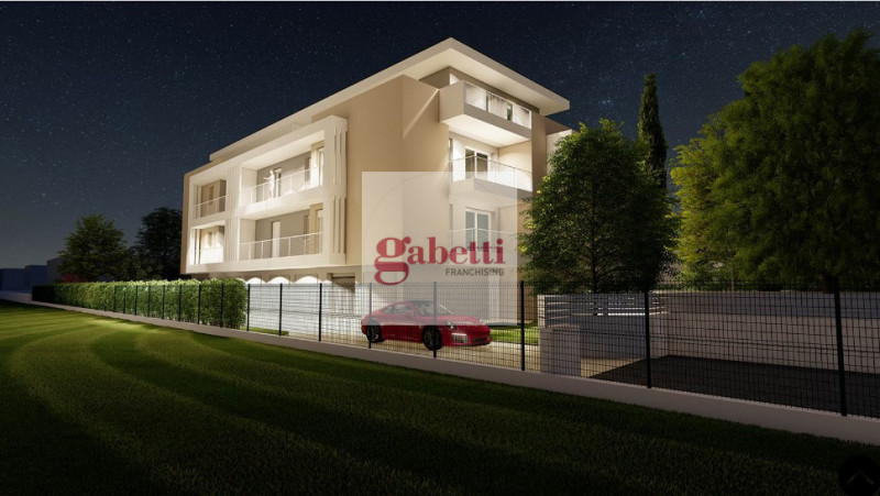 Brusegana proponiamo in contesto signorile appartamento al piano primo composto di ampia zona gio...