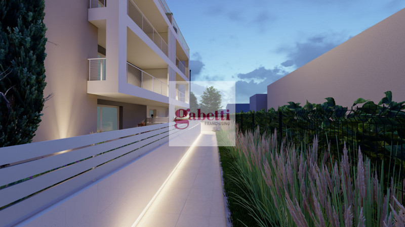 Brusegana proponiamo in contesto signorile appartamento al piano primo composto di ampia zona gio...