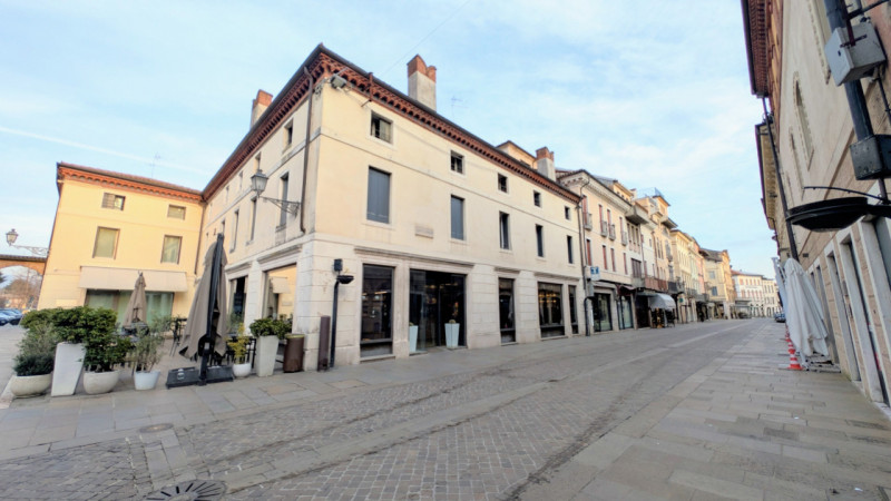 THIENE – MINIAPPARTAMENTO PANORAMICO IN CENTRO STORICO – € 64.000
Trattativa Unica Immobiliare, v...