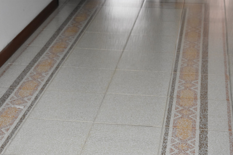 Scopri questo esclusivo appartamento situato al primo piano di un edificio con sole dieci unità, ...