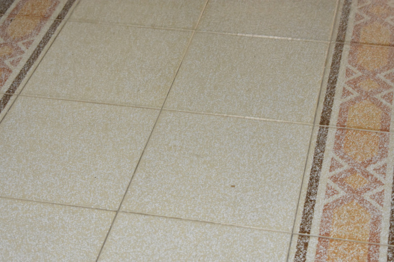 Scopri questo esclusivo appartamento situato al primo piano di un edificio con sole dieci unità, ...