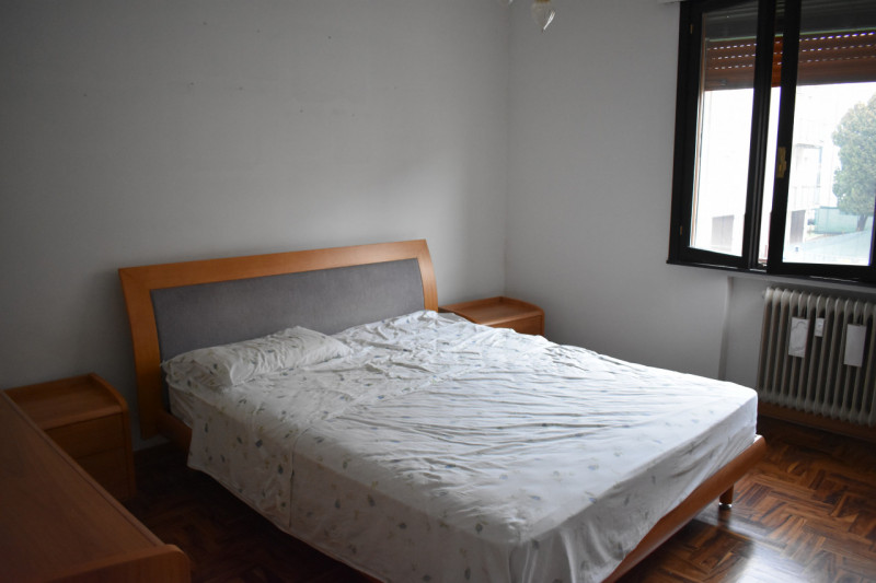 Scopri questo esclusivo appartamento situato al primo piano di un edificio con sole dieci unità, ...