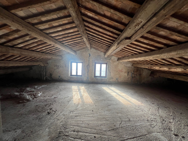 Nel cuore della campagna veneta, nella tranquilla frazione di Almisano nel comune di Lonigo, prop...