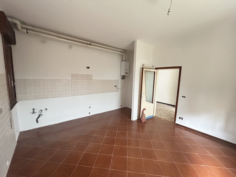 Due famiglie, un’unica opportunità: casa singola in centro a Mestrino da reinventare su misura

N...