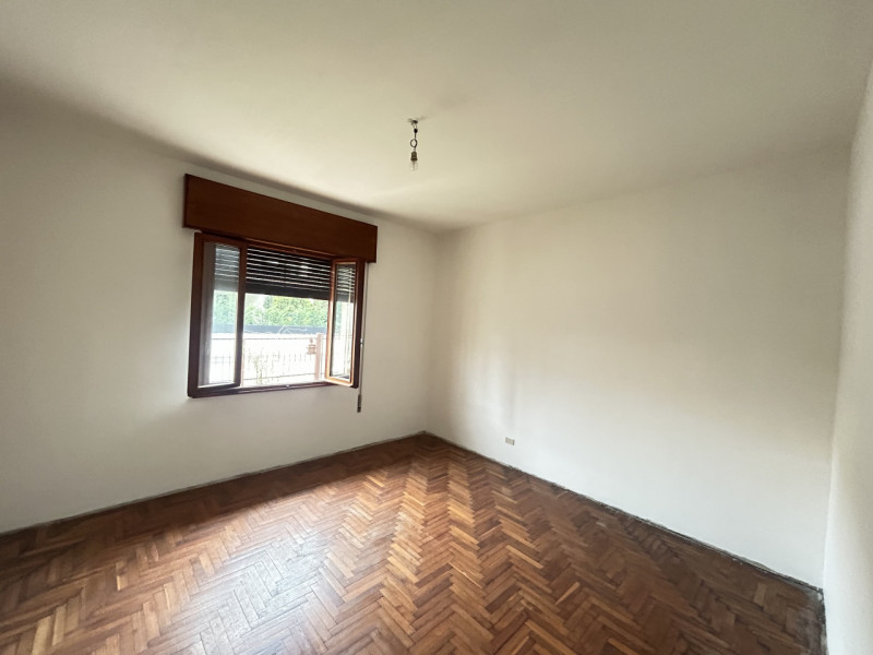 Due famiglie, un’unica opportunità: casa singola in centro a Mestrino da reinventare su misura

N...