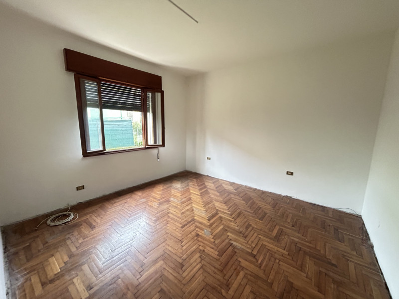 Due famiglie, un’unica opportunità: casa singola in centro a Mestrino da reinventare su misura

N...