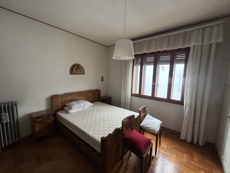 Due famiglie, un’unica opportunità: casa singola in centro a Mestrino da reinventare su misura

N...