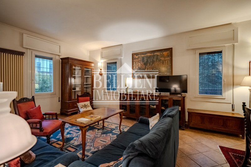 SAN ROCCO - Proponiamo in vendita una casa singola con giardino. L'immobile è composto da una uni...