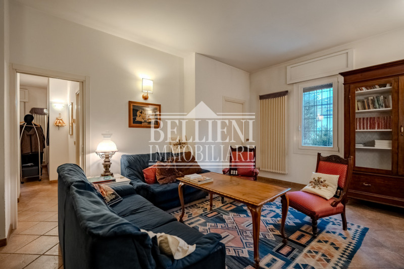 SAN ROCCO - Proponiamo in vendita una casa singola con giardino. L'immobile è composto da una uni...