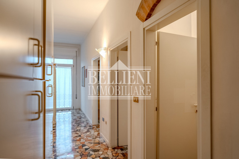 SAN ROCCO - Proponiamo in vendita una casa singola con giardino. L'immobile è composto da una uni...