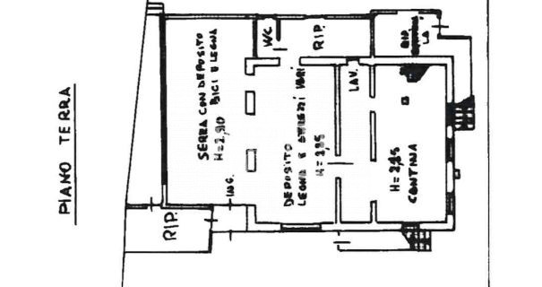 SAN ROCCO - Proponiamo in vendita una casa singola con giardino. L'immobile è composto da una uni...