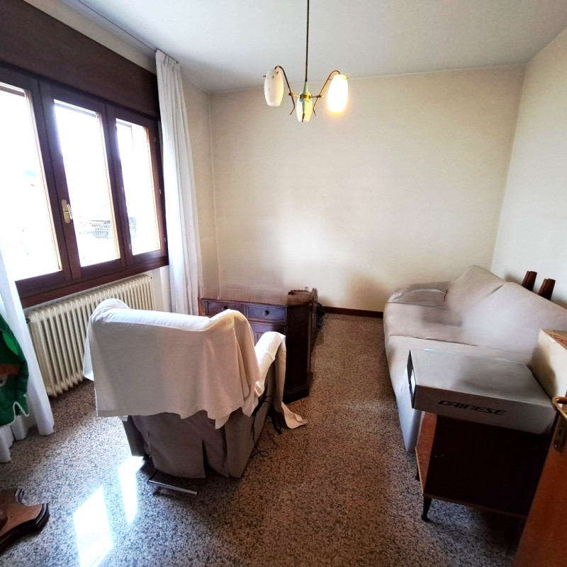 QUINTO VICENTINO, Valproto, interessante opportunità per una/due famiglie, vendesi intera villett...