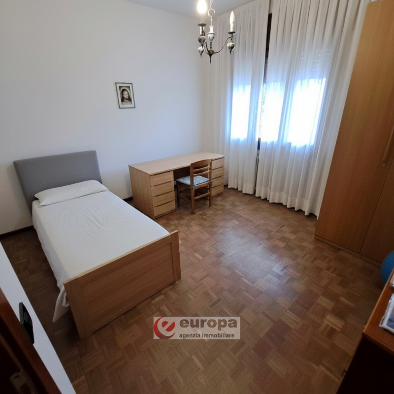 QUINTO VICENTINO, Valproto, interessante opportunità per una/due famiglie, vendesi intera villett...