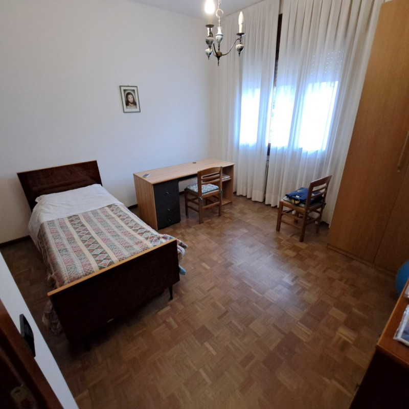 QUINTO VICENTINO, Valproto, interessante opportunità per una/due famiglie, vendesi intera villett...