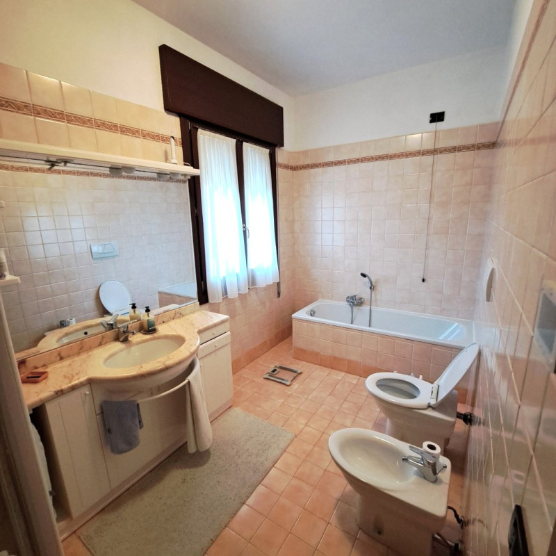 QUINTO VICENTINO, Valproto, interessante opportunità per una/due famiglie, vendesi intera villett...