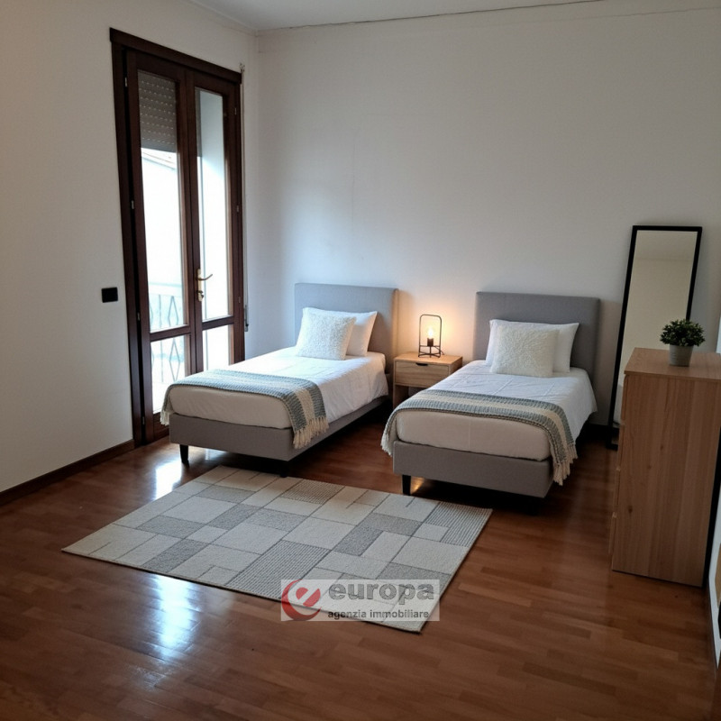 QUINTO VICENTINO, Valproto, interessante opportunità per una/due famiglie, vendesi intera villett...