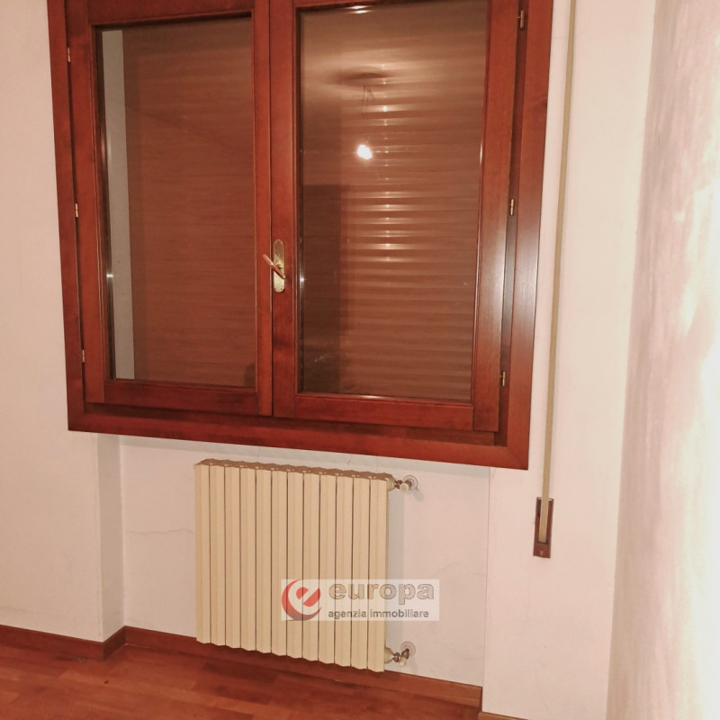 QUINTO VICENTINO, Valproto, interessante opportunità per una/due famiglie, vendesi intera villett...