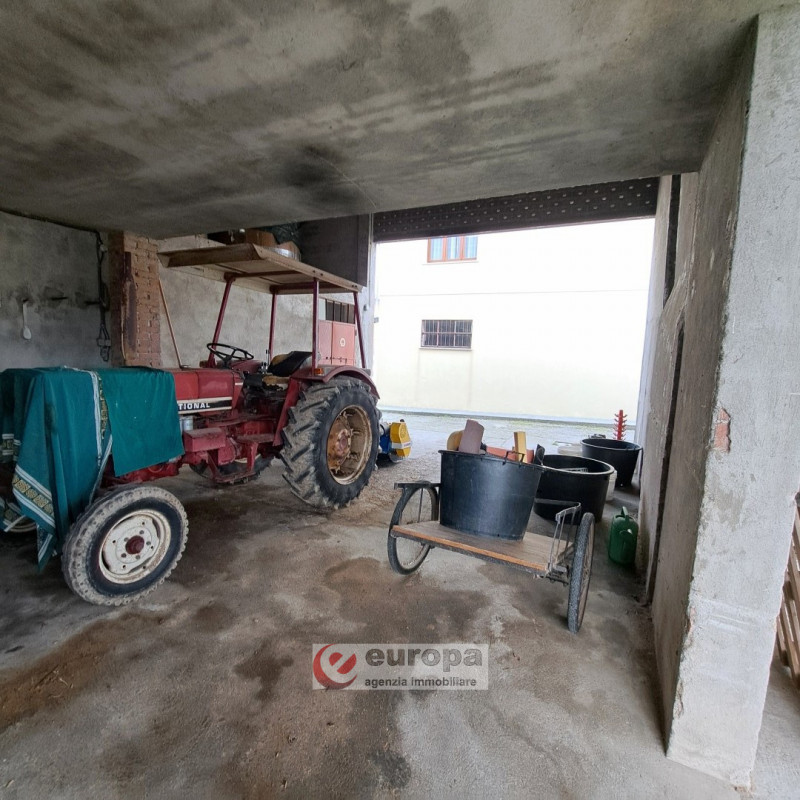 QUINTO VICENTINO, Valproto, interessante opportunità per una/due famiglie, vendesi intera villett...