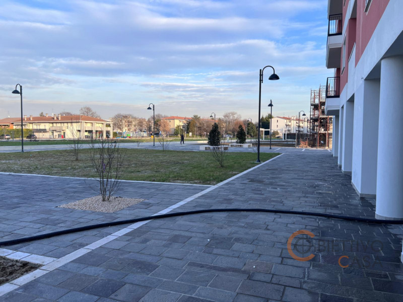 ALBIGNASEGO, MANDRIOLA, RIF NGM02: su nuovo fabbricato fronte piazza Antonio Benvegnù e dietro la...