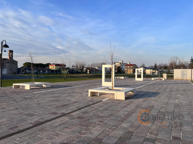 ALBIGNASEGO, MANDRIOLA, RIF NGM02: su nuovo fabbricato fronte piazza Antonio Benvegnù e dietro la...