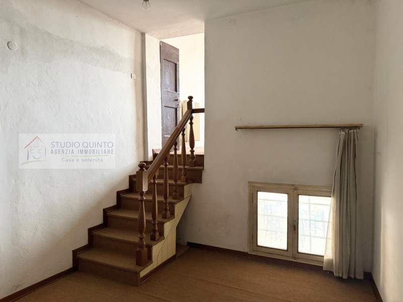 Siamo nel cuore di Badoere e nel 1689 è stata pensata e realizzata la Rotonda di Badoere, che ris...