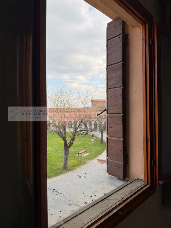 Siamo nel cuore di Badoere e nel 1689 è stata pensata e realizzata la Rotonda di Badoere, che ris...