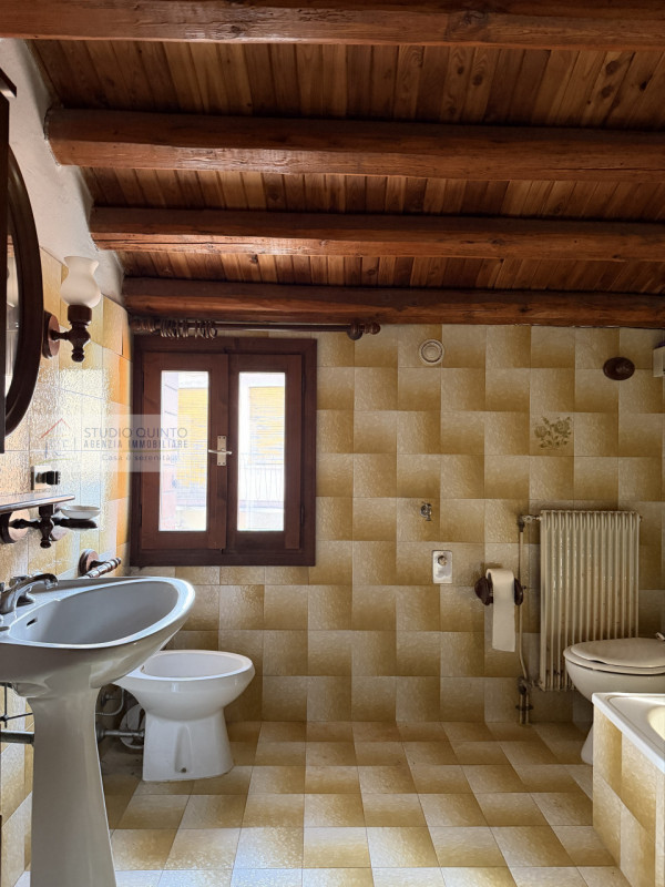 Siamo nel cuore di Badoere e nel 1689 è stata pensata e realizzata la Rotonda di Badoere, che ris...