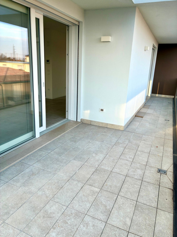 (Per INFO Monica 3482688677) Nel cuore del vivace quartiere Arcella a Padova, proponiamo in vendi...