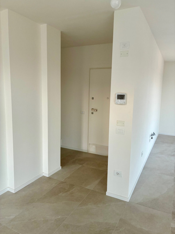 (Per INFO Monica 3482688677) Nel cuore del vivace quartiere Arcella a Padova, proponiamo in vendi...