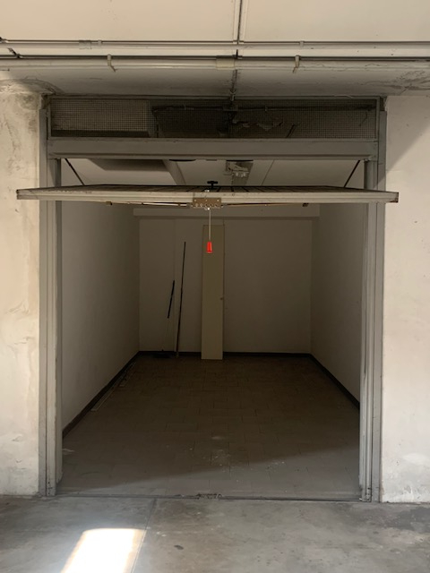 Sarmeola di Rubano Nicoletta Dardilli di AD Casa Padova propone in vendita garage con basculante ...