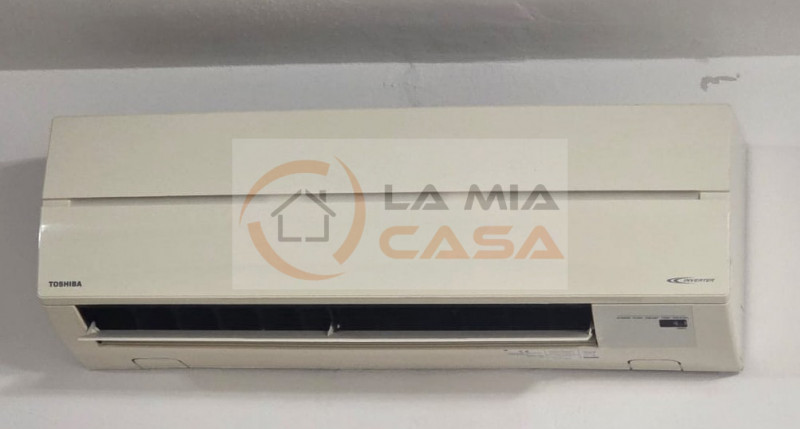 In vendita, nel cuore di Albignasego, proponiamo un elegante appartamento trilocale di 92 mq situ...