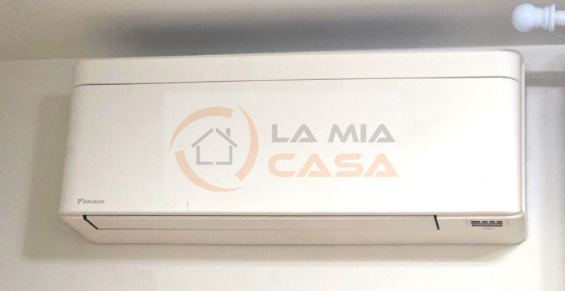 In vendita, nel cuore di Albignasego, proponiamo un elegante appartamento trilocale di 92 mq situ...