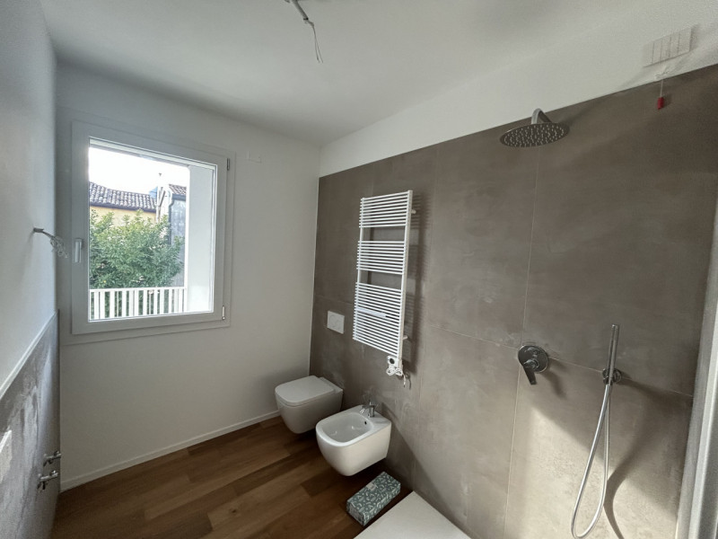 In una delle aree più prestigiose e ricercate di Padova, nel quartiere Madonna Pellegrina, sorge ...