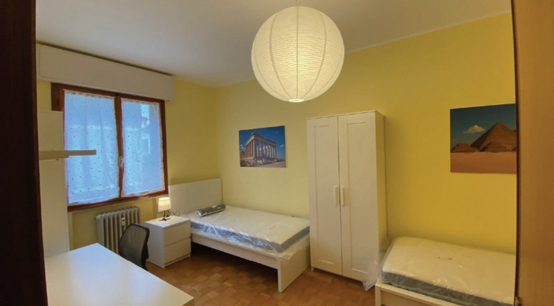 Se sei uno studente o studentessa alla ricerca di un'accogliente stanza in affitto, trattasi di a...