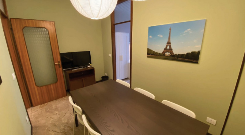 Se sei uno studente o studentessa alla ricerca di un'accogliente stanza in affitto, trattasi di a...