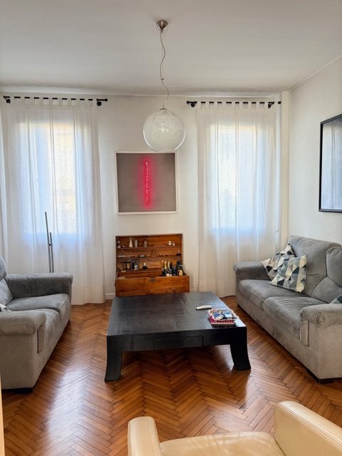 Porzione di casa(cielo-terra)  che per finiture e stile architettonico è un'opportunità rara da t...