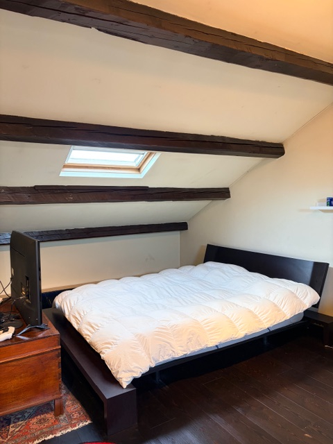 Porzione di casa(cielo-terra)  che per finiture e stile architettonico è un'opportunità rara da t...