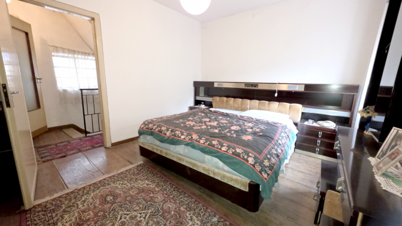 Scopri questa incantevole casa di testa situata nel centro storico di Montecchio Maggiore, nella ...