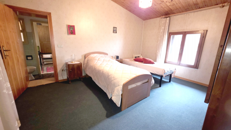 Scopri questa incantevole casa di testa situata nel centro storico di Montecchio Maggiore, nella ...