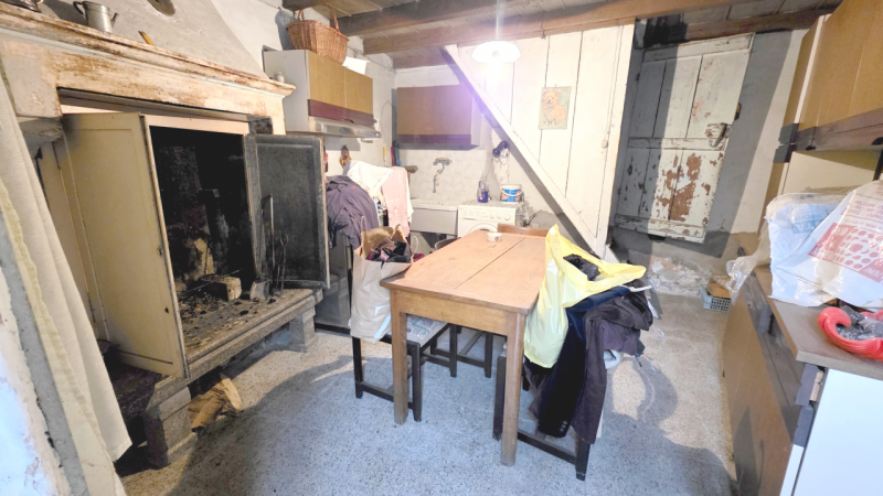 Scopri questa incantevole casa di testa situata nel centro storico di Montecchio Maggiore, nella ...