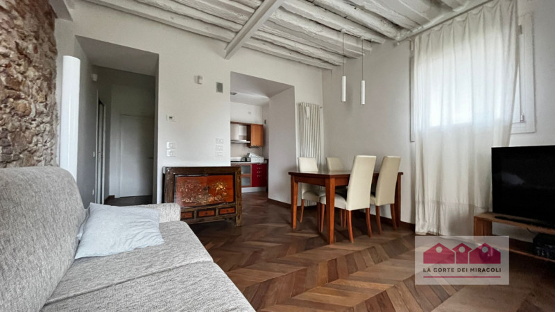 MONTE BERICO: ELEGANTE E LUMINOSO BILOCALE ARREDATO IN CONTESTO DI PREGIO. RIF. 2220X RICHIESTA E...