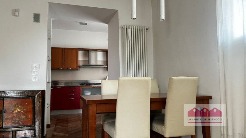 MONTE BERICO: ELEGANTE E LUMINOSO BILOCALE ARREDATO IN CONTESTO DI PREGIO. RIF. 2220X RICHIESTA E...