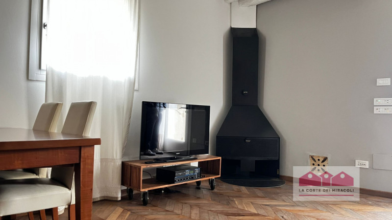 MONTE BERICO: ELEGANTE E LUMINOSO BILOCALE ARREDATO IN CONTESTO DI PREGIO. RIF. 2220X RICHIESTA E...